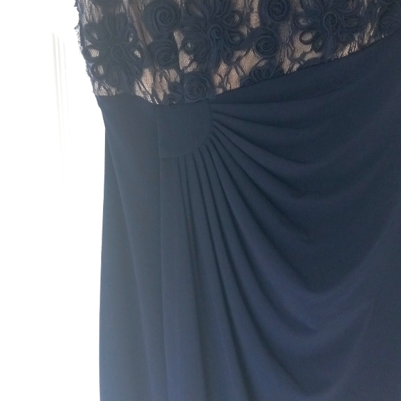 Beautiful navy/ nude dress - Picture 4 of 5